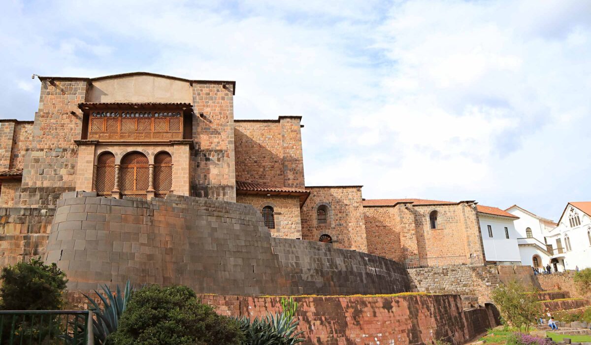Lima-Cusco-IncaTrail-Tambopata-Titicaca-Colca Canyon 16 Days / 15 Nights