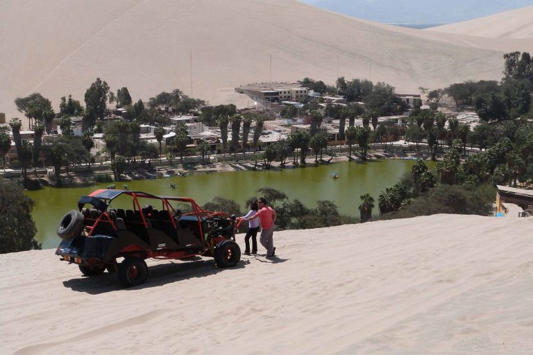 Paracas, Ica y Huacachina con Buggies y Sandboard 1 Día