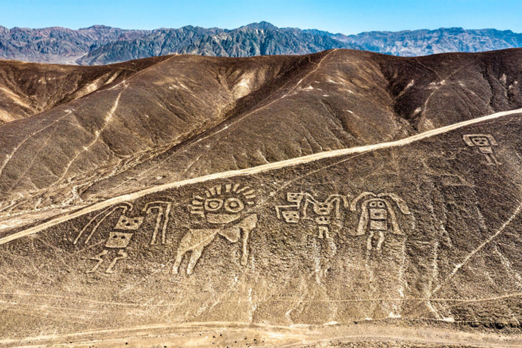 Tour Paracas, Ica, Oasis de la Huacachina, Sobrevuelo a las Líneas de Nazca 2 Días – 2