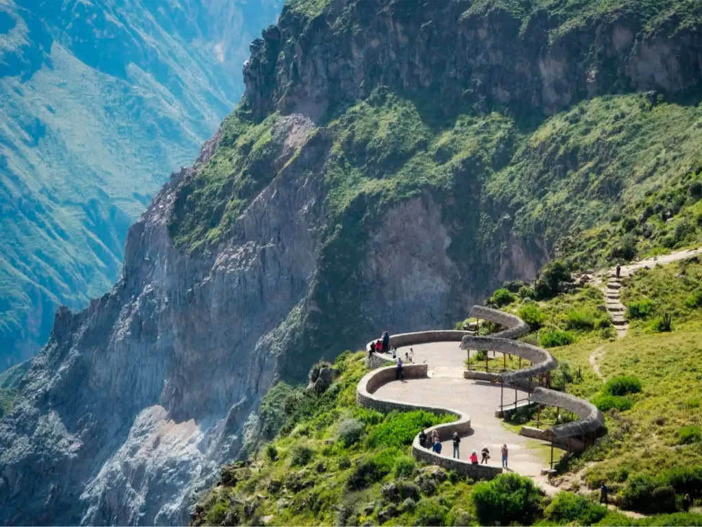 Tour Cañon del Colca en Carro 2 Días + Hotel.