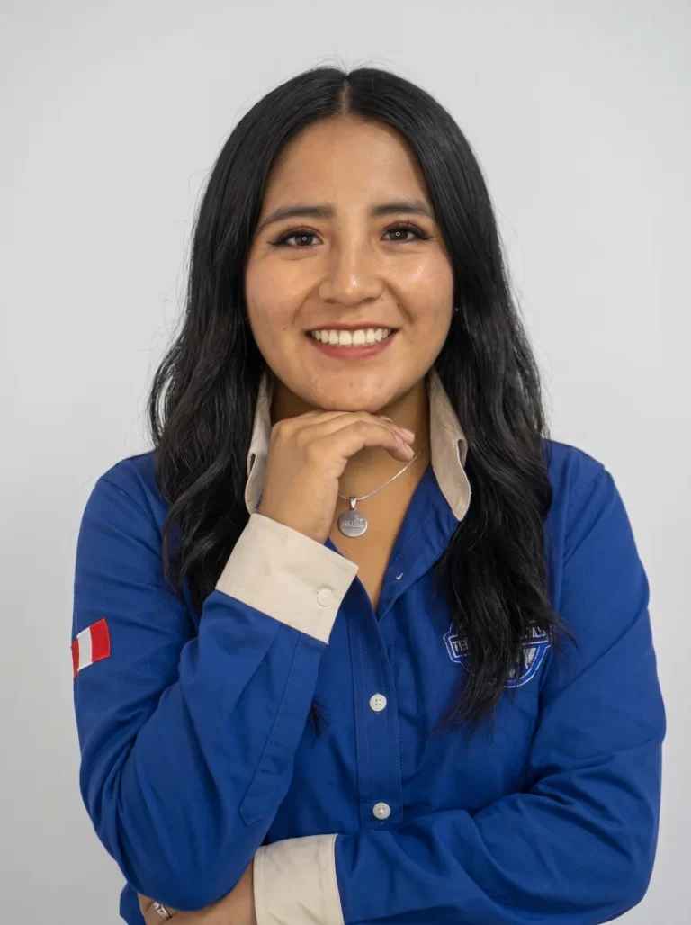 Acerca de Nosotros 9 Cynthia Luque, área de ventas de Terra Quechua Perú