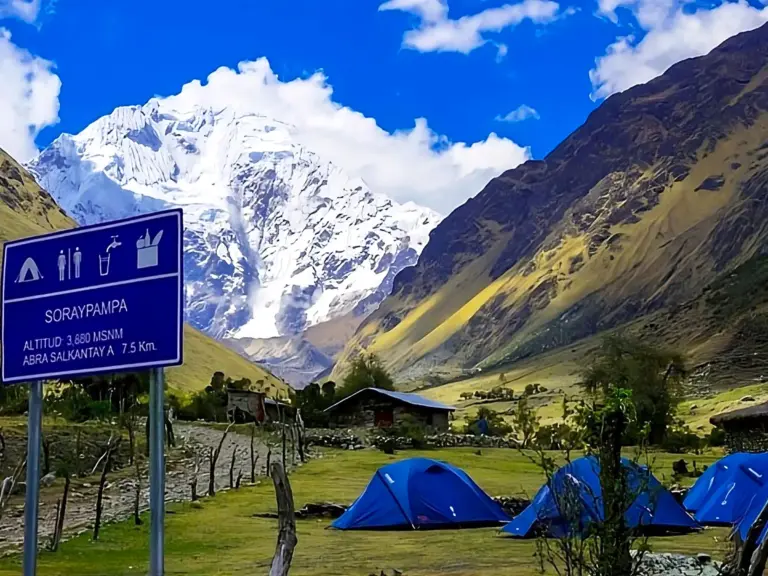 Caminata Salkantay y Paquete de Expediciones y Turismo en la Selva 9 Días / 8 Noches