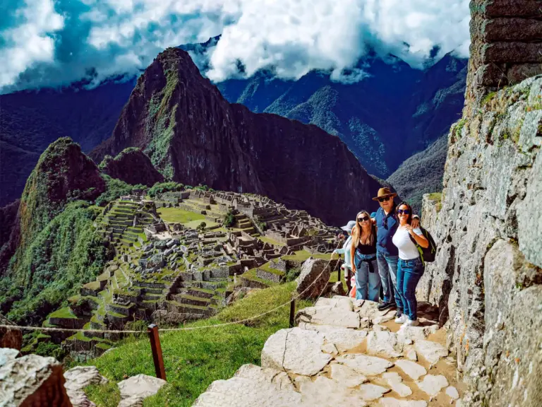 Machu Picchu en Carro 2 Días / 1 Noche