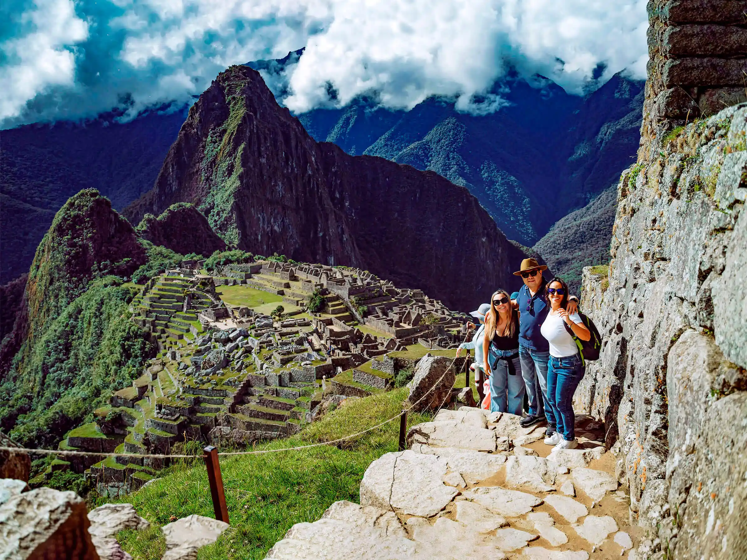 Machu Picchu en Carro 2 Días / 1 Noche
