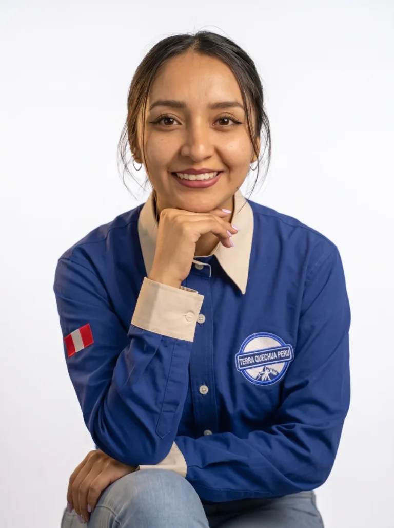 Acerca de Nosotros 6 Ximena Escalante, jefa del área de finanzas de Terra Quechua Perú